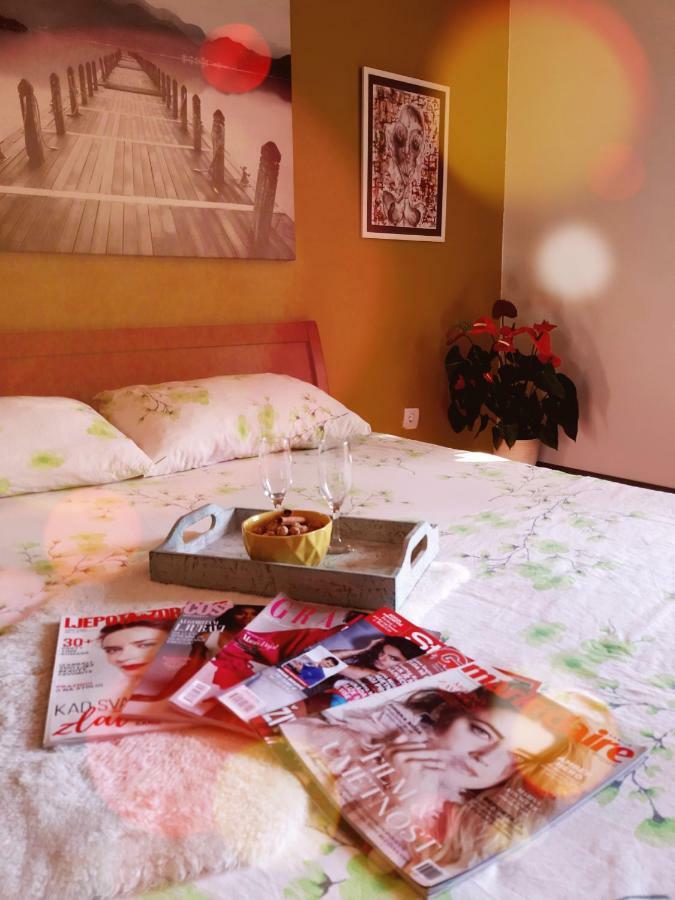Apartment The Royal Square Цетинє Екстер'єр фото